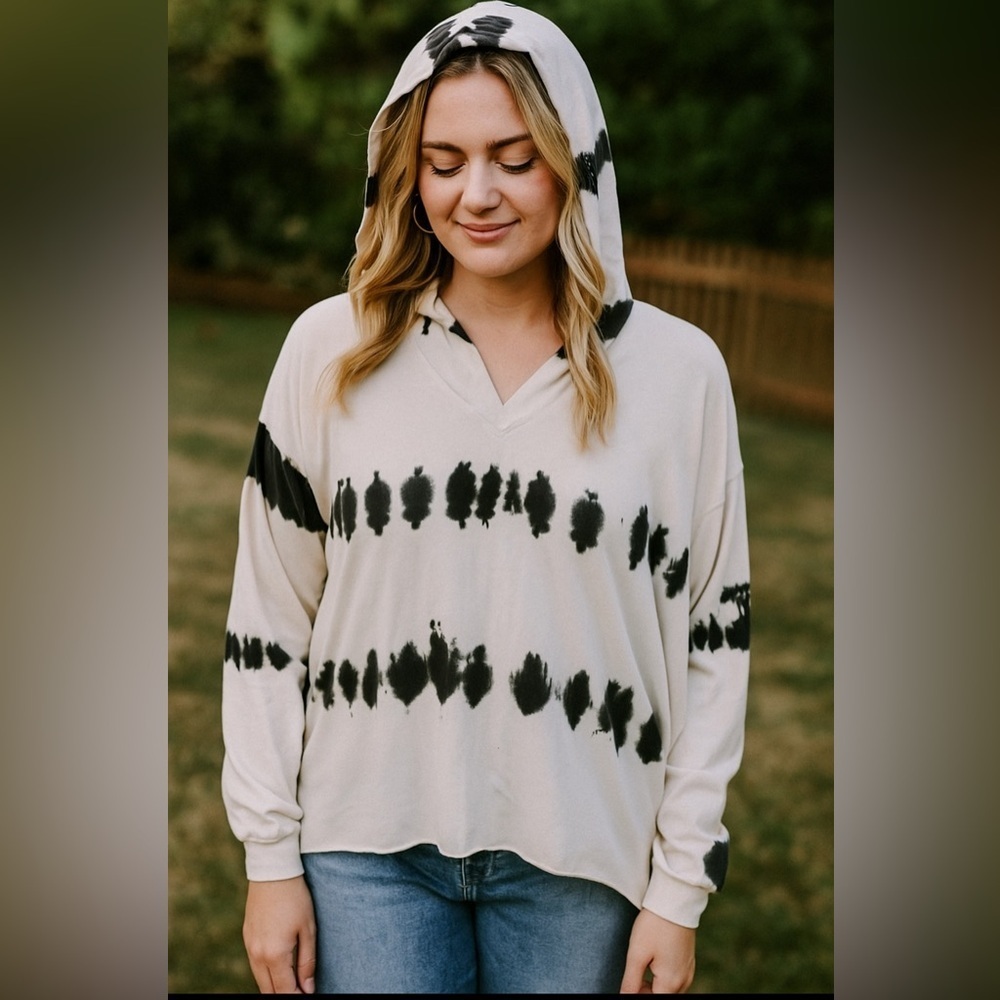 Chrysanthemum tie dye sweatshirt white & gray